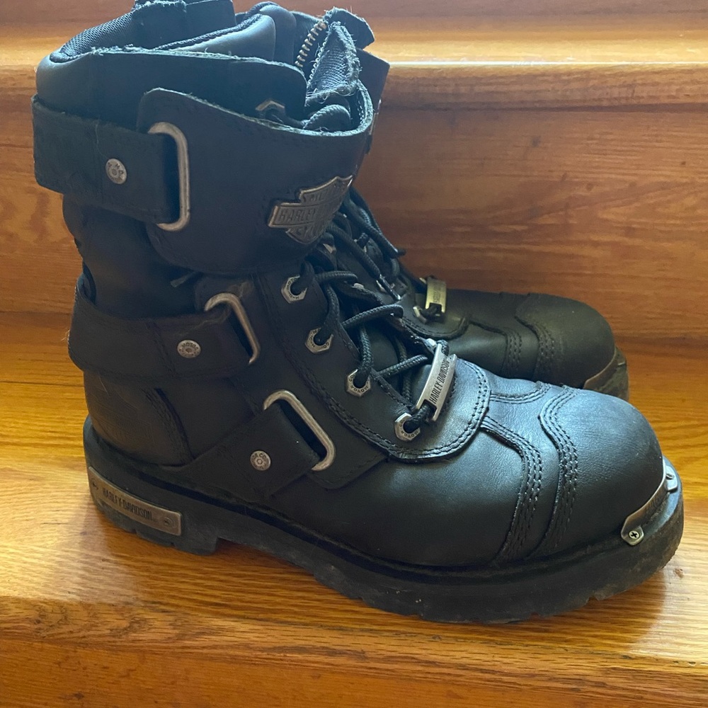 Harley Davidson men riding boots